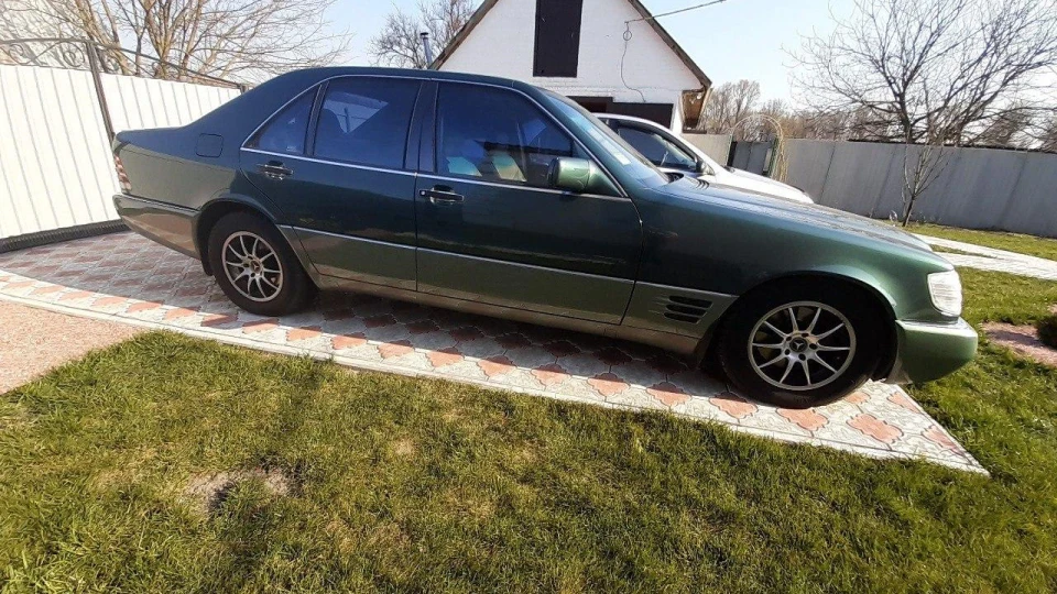 Mercedes-Benz S-Class 4