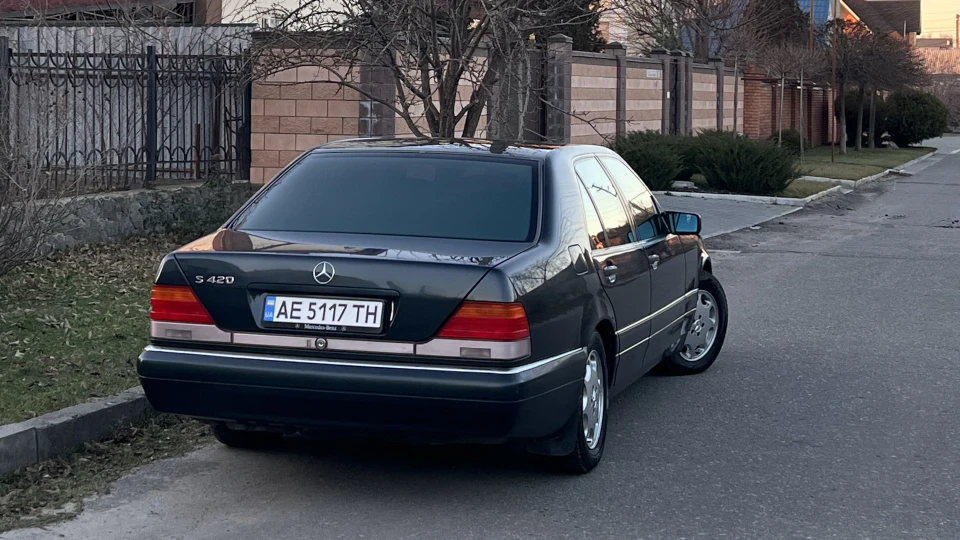 Mercedes-Benz S-Class