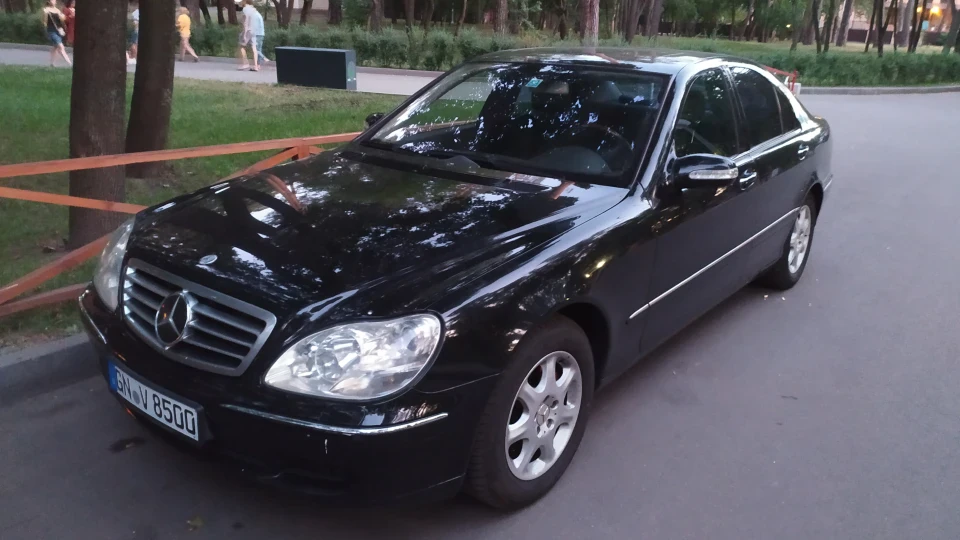 Mercedes-Benz S-Class 3