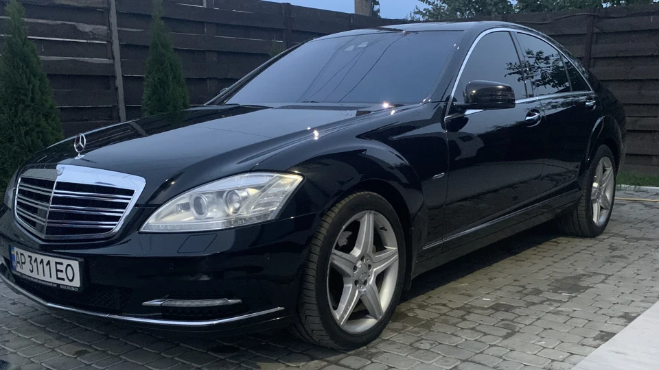 Mercedes-Benz S-Class