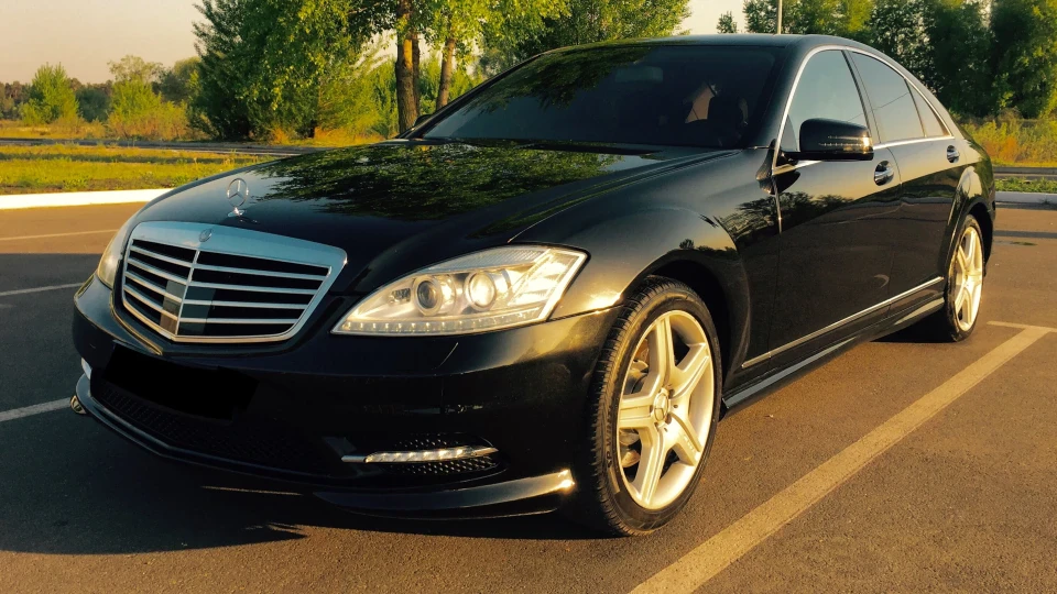 Mercedes-Benz S-Class 3