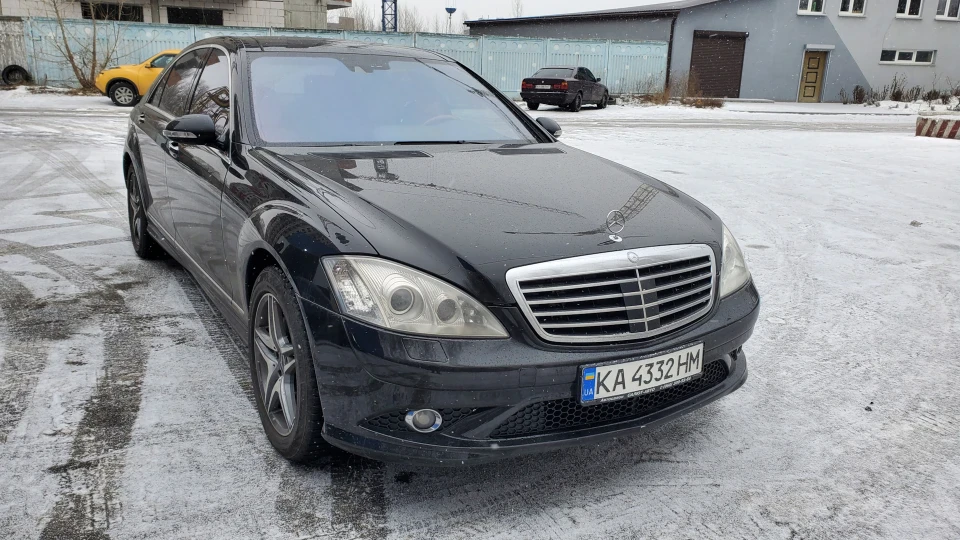 Mercedes-Benz S-Class 4