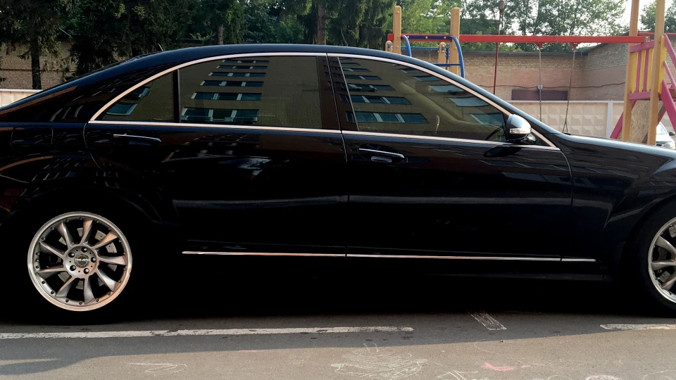 Mercedes-Benz S-Class 3