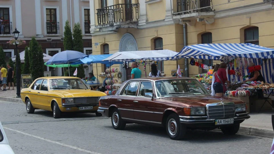Mercedes-Benz S-Class 3