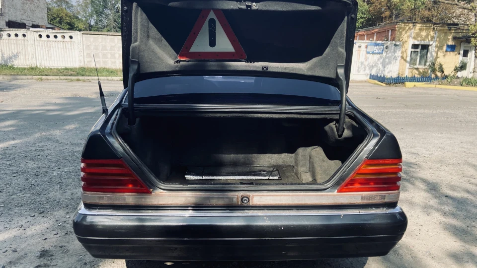 Mercedes-Benz S-Class 4