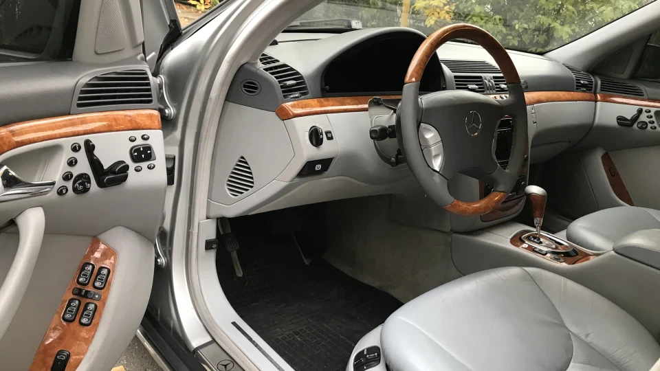 Mercedes-Benz S-Class 4