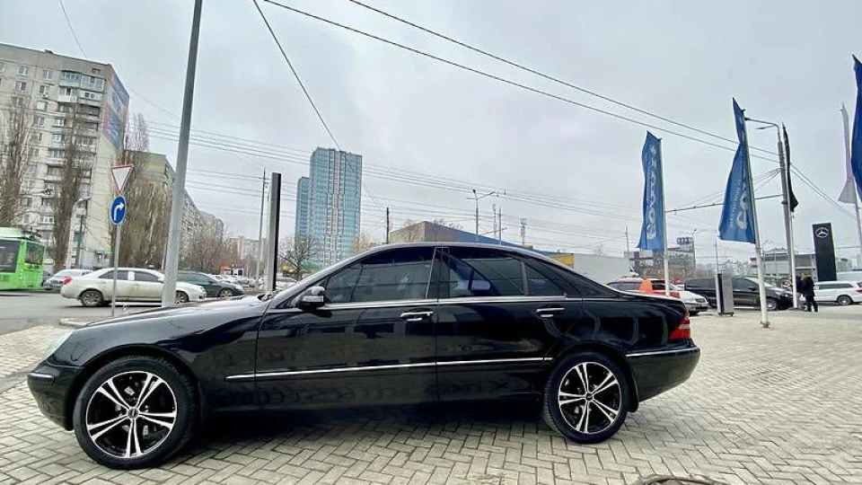 Mercedes-Benz S-Class 3