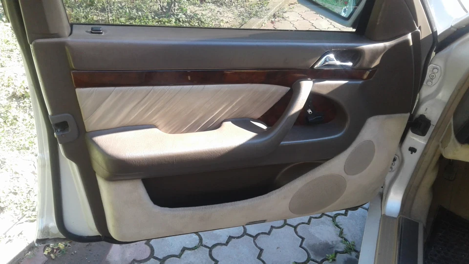 Mercedes-Benz S-Class 4