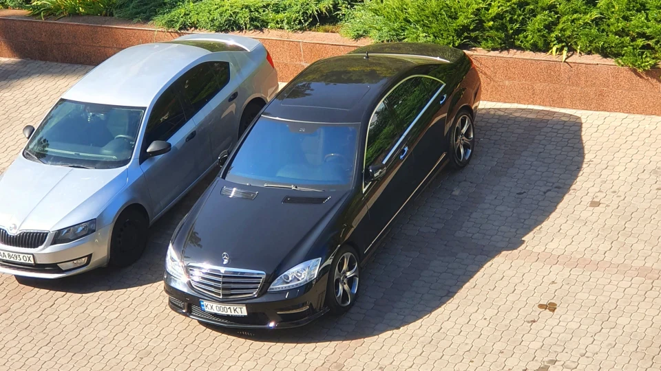 Mercedes-Benz S-Class 4