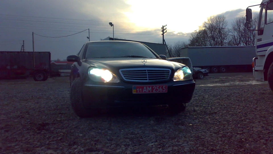 Mercedes-Benz S-Class