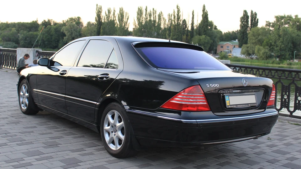 Mercedes-Benz S-Class 3