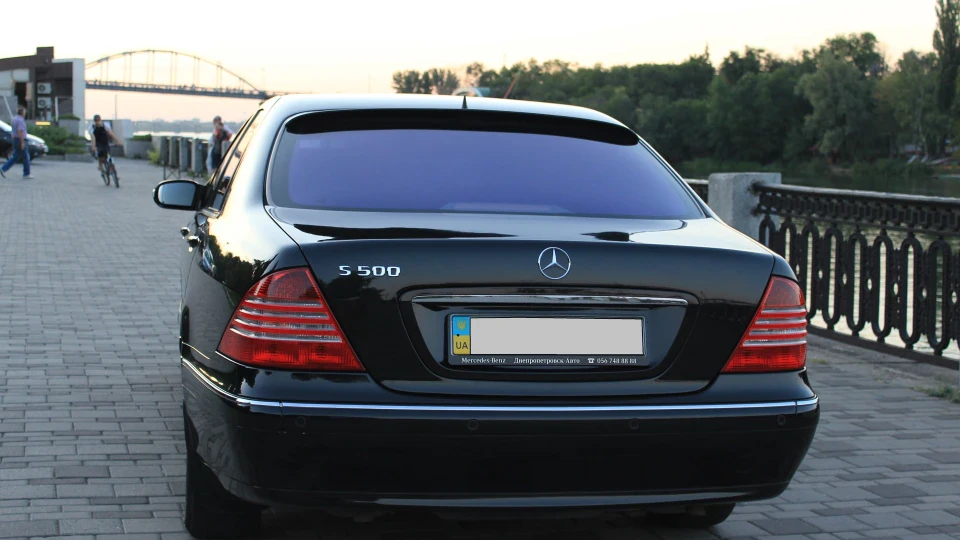 Mercedes-Benz S-Class 4