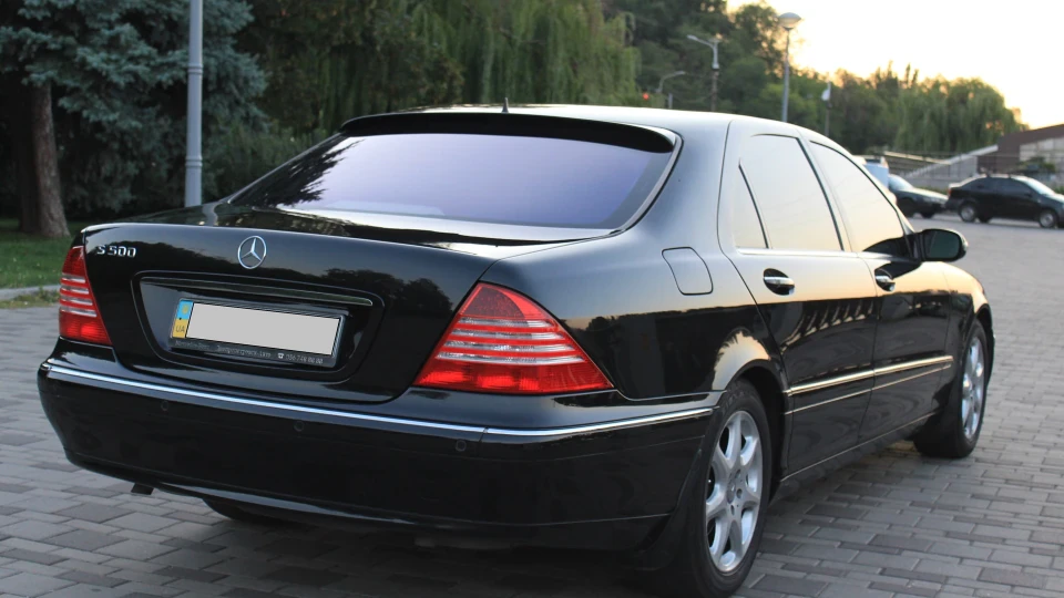 Mercedes-Benz S-Class 5
