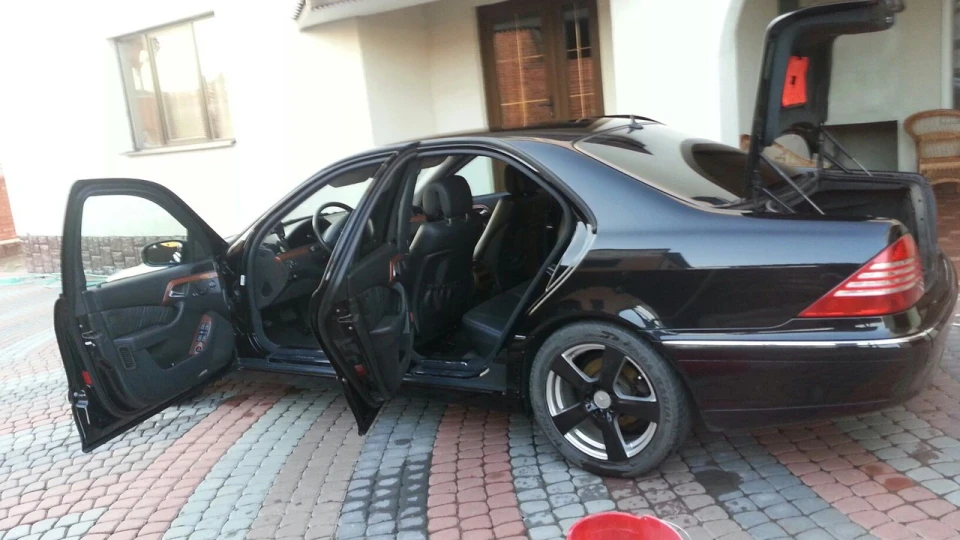 Mercedes-Benz S-Class 4