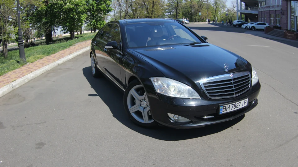 Mercedes-Benz S-Class 3