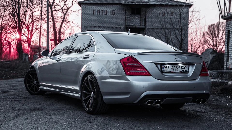 Mercedes-Benz S-Class 2