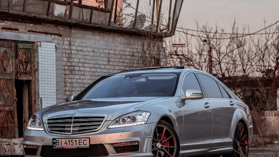 Mercedes-Benz S-Class 3