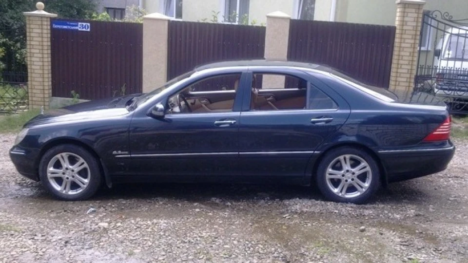 Mercedes-Benz S-Class