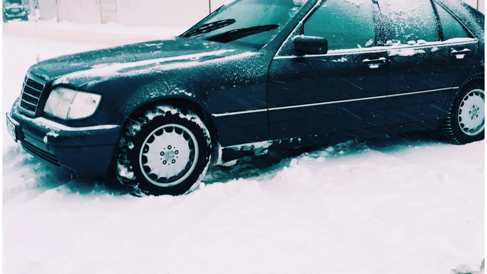 Mercedes-Benz S-Class 4