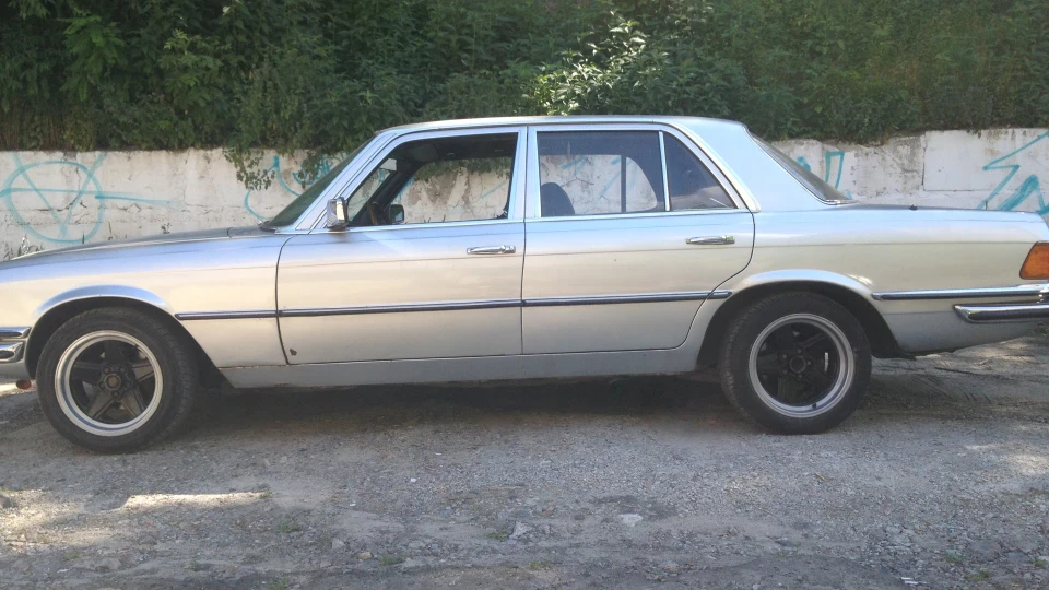 Mercedes-Benz S-Class 280SE 2