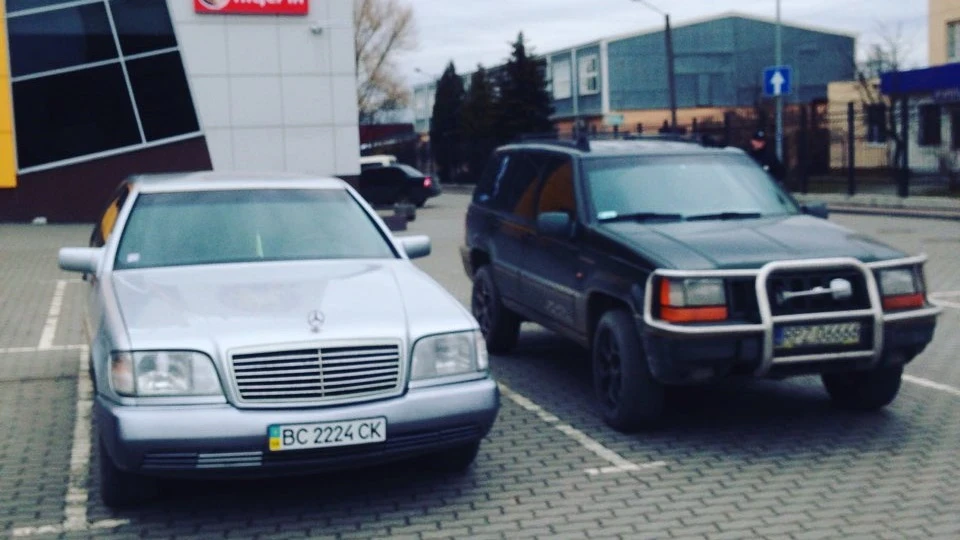 Mercedes-Benz S-Class 300SE
