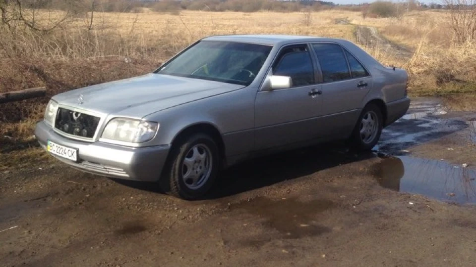 Mercedes-Benz S-Class 300SE 2