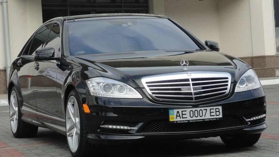 Mercedes-Benz S-Class 4 matic 2