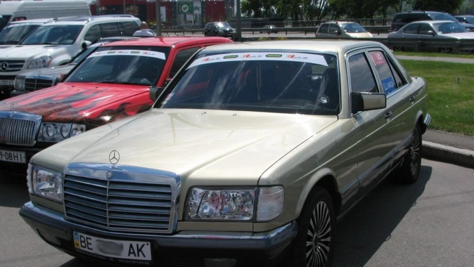 Mercedes-Benz S-Class 500 SE 2
