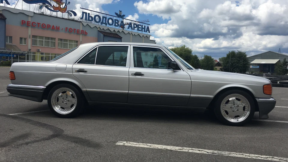 Mercedes-Benz S-Class 500 SE 2
