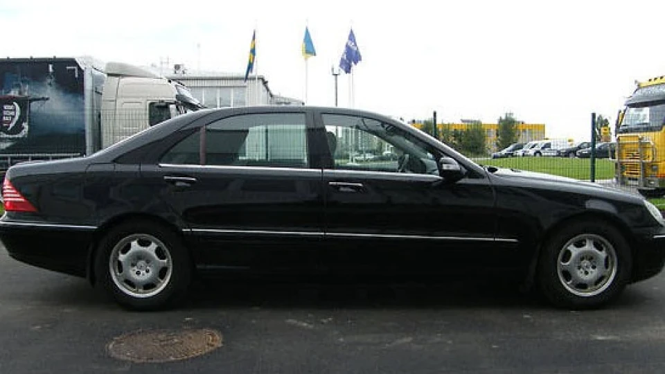 Mercedes-Benz S-Class 6,0 V12 black long 2