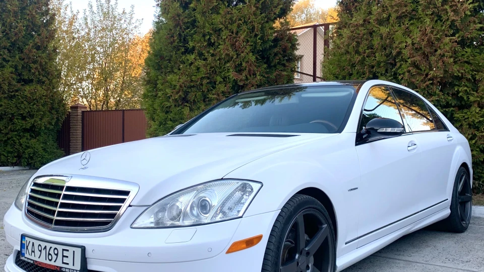 Mercedes-Benz S-Class AMG Білосніжний лайнер