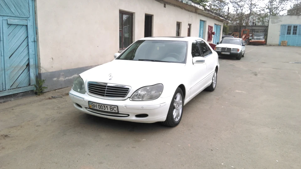 Mercedes-Benz S-Class Білий...білий 4.3 2