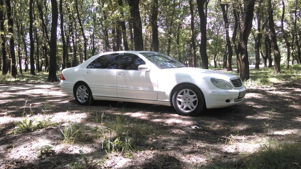 Mercedes-Benz S-Class Білий...білий 4.3 4