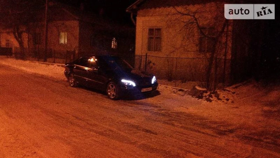 Mercedes-Benz S-Class Чорна Досконалість 3