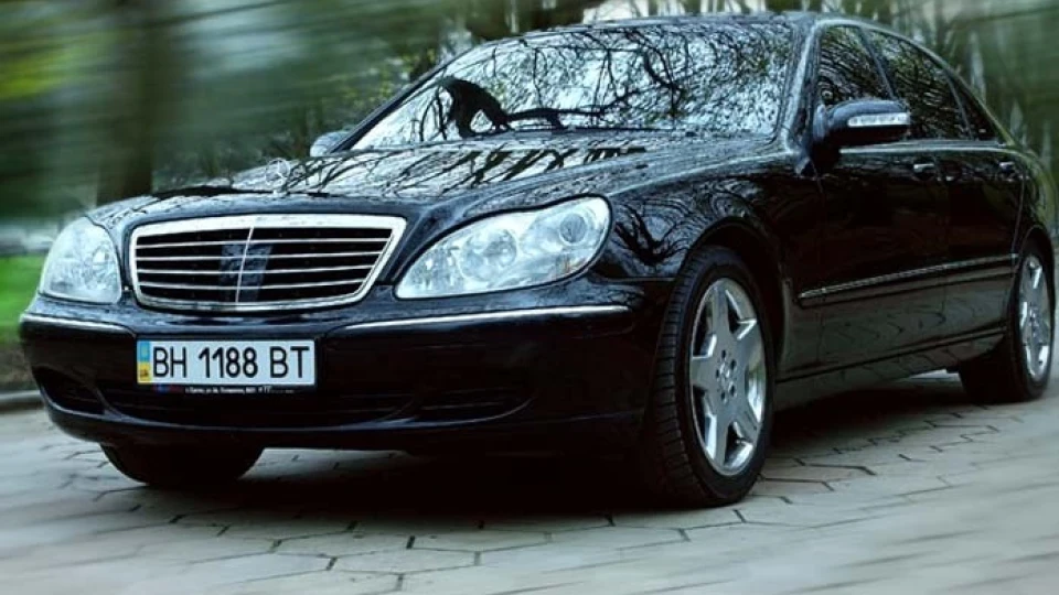 Mercedes-Benz S-Class Чорний бізнес VIP