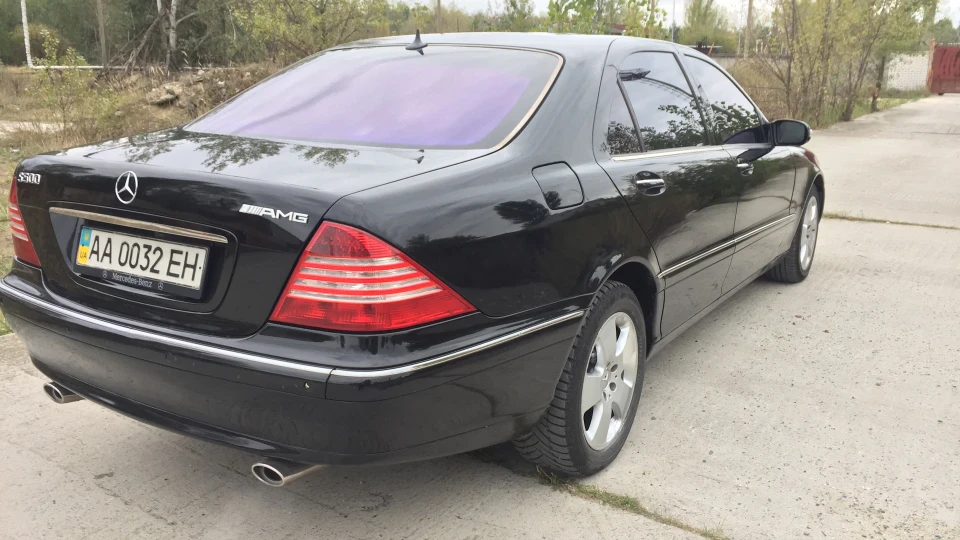 Mercedes-Benz S-Class Чорний п'ятилітровий 4