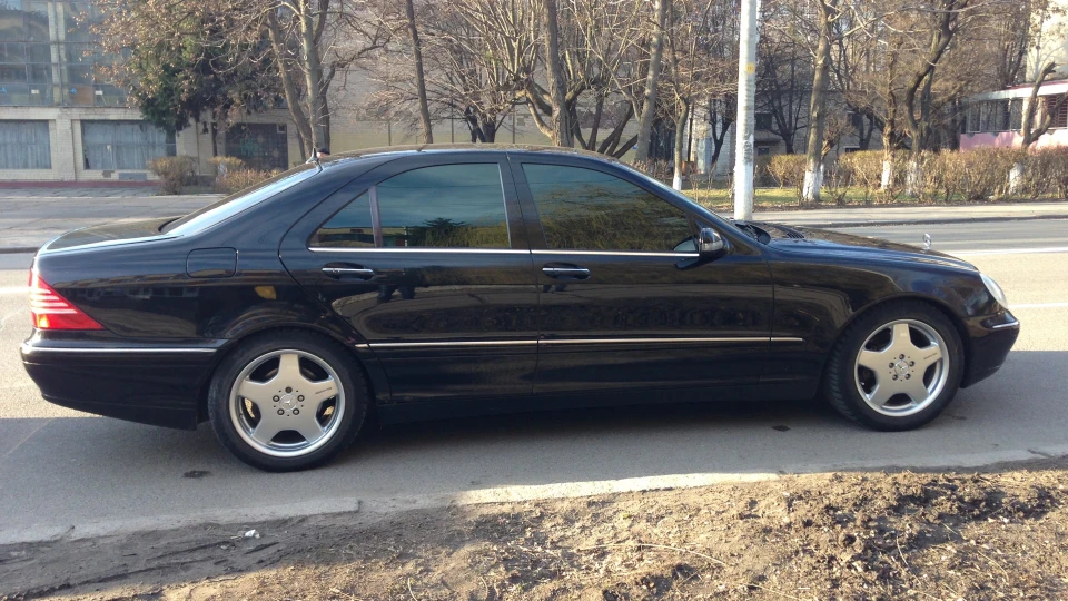 Mercedes-Benz S-Class Дельфін