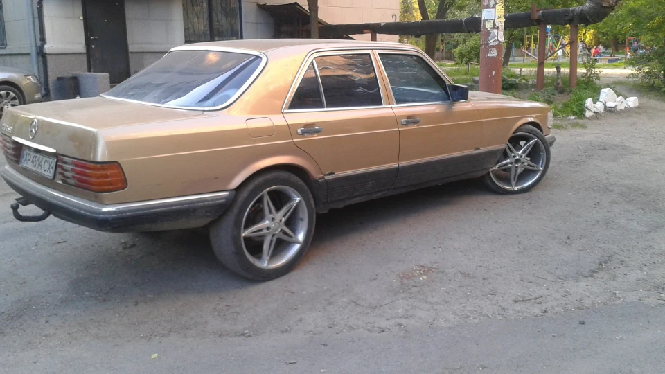 Mercedes-Benz S-Class кава з молоком 4