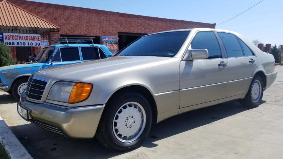 Mercedes-Benz S-Class Один з перших