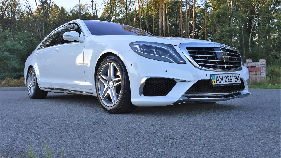 Mercedes-Benz S-Class переробляю у W 222 AMG