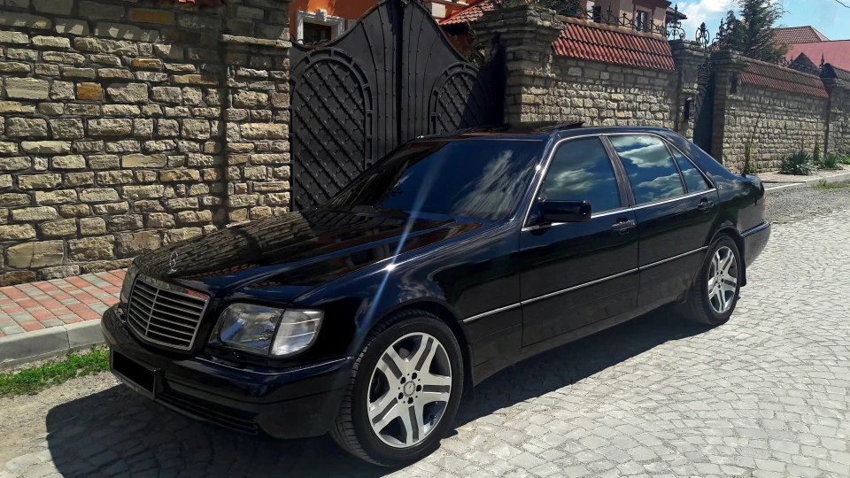 Mercedes-Benz S-Class S 600 3