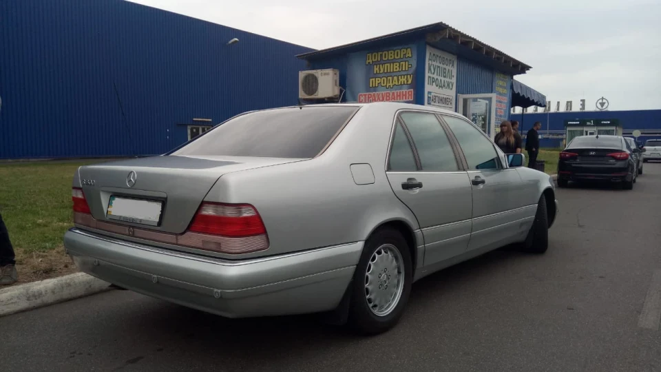 Mercedes-Benz S-Class S500 V8 3