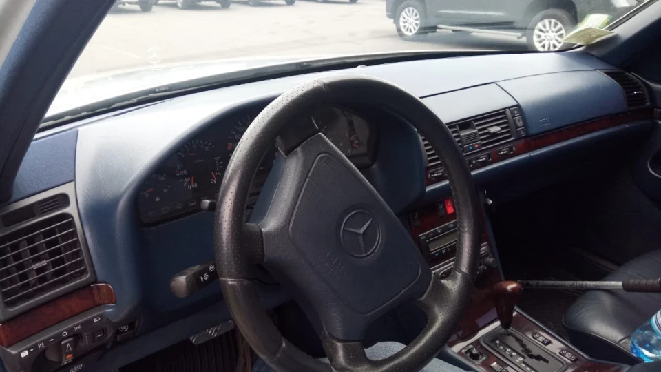 Mercedes-Benz S-Class S500 V8 5