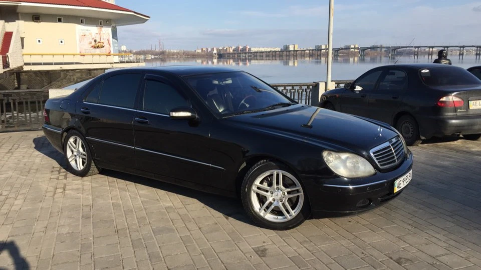 Mercedes-Benz S-Class S500 3