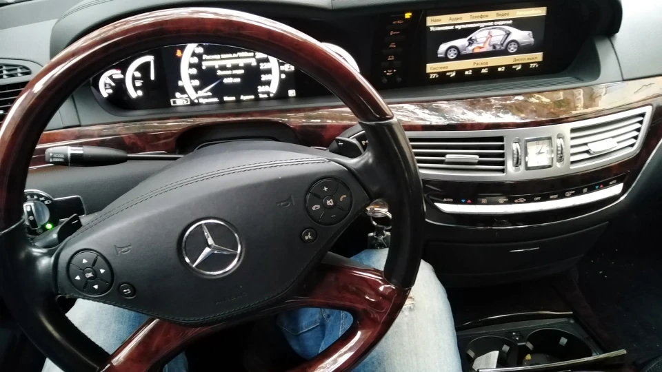 Mercedes-Benz S-Class S550 AMG 4