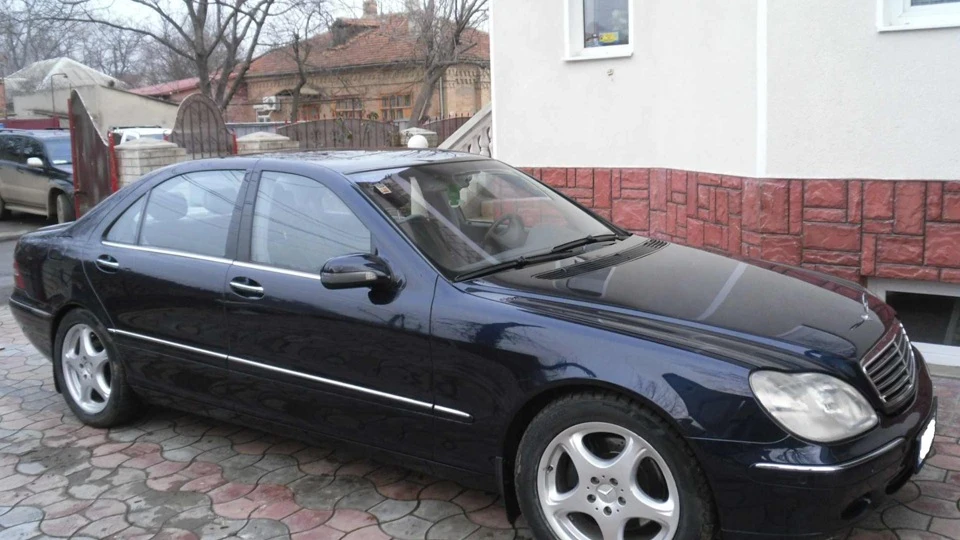 Mercedes-Benz S-Class s600 але 4-літровий 2