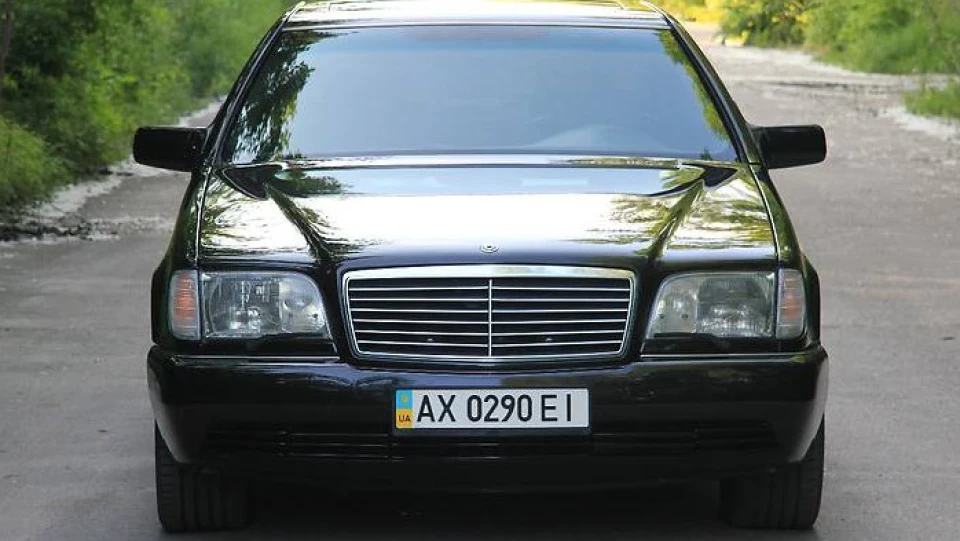 Mercedes-Benz S-Class S600 V12 2