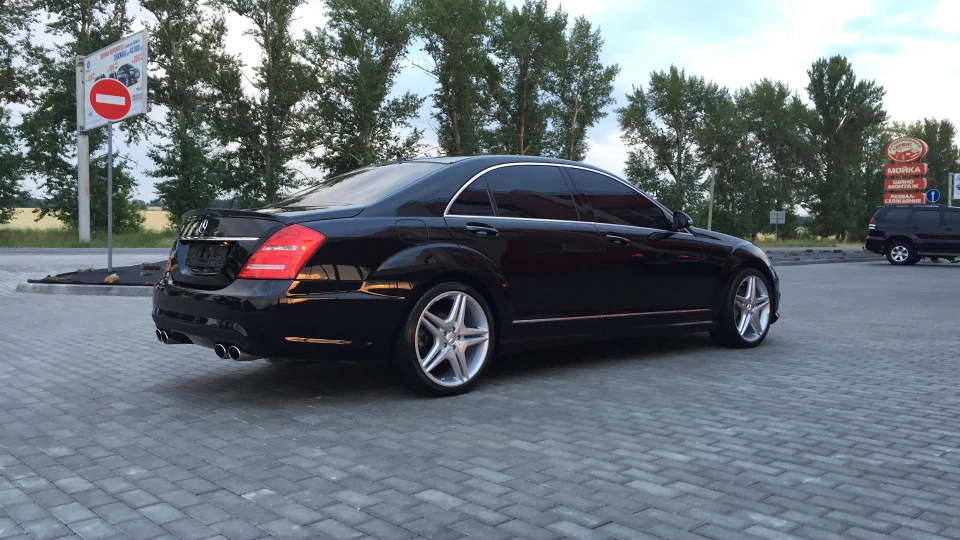 Mercedes-Benz S-Class S63 4