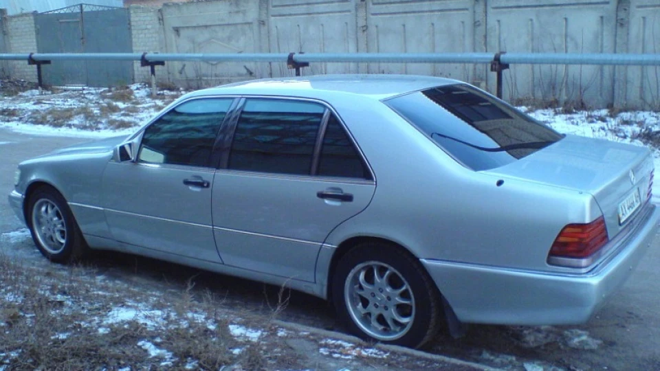 Mercedes-Benz S-Class сріблястий металік