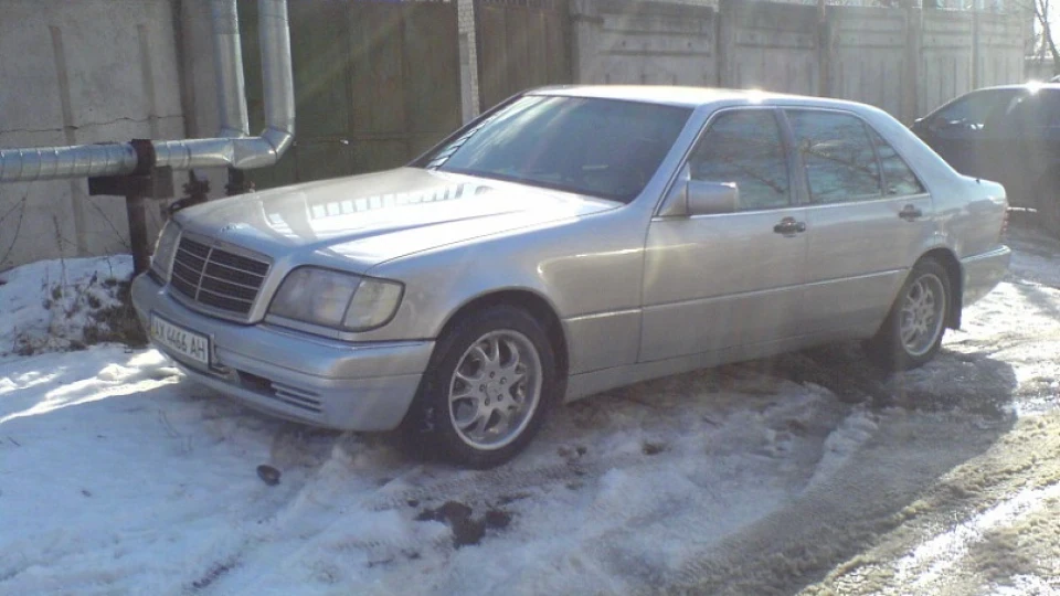 Mercedes-Benz S-Class сріблястий металік 2